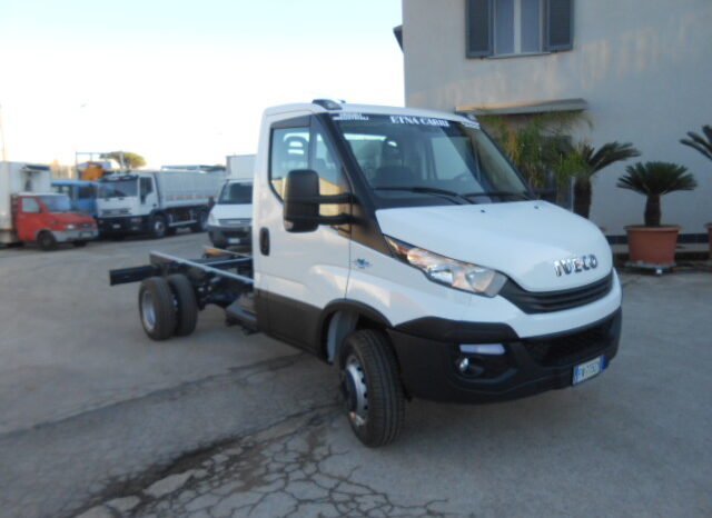 IVECO DAILY 60C18 TELAIO 2018 pieno