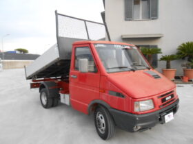 IVECO 35.8 RIBALTABILE TRILATERALE