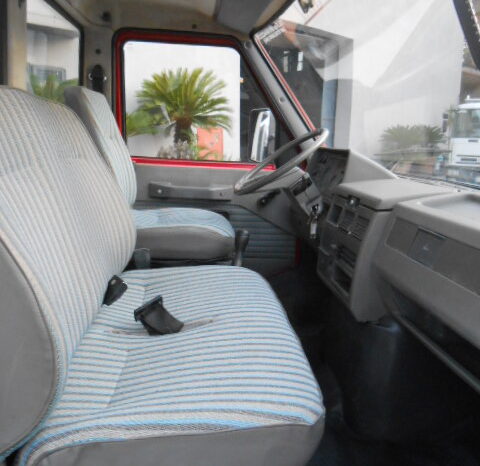 IVECO 35.8 RIBALTABILE TRILATERALE pieno