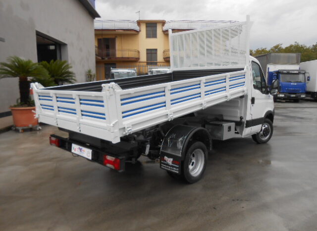 IVECO DAILY 35C15 RIBALTABILE TRILATERALE pieno