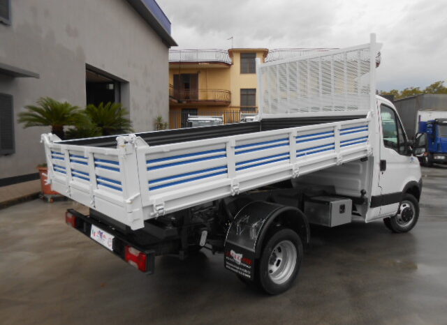 IVECO DAILY 35C15 RIBALTABILE TRILATERALE pieno